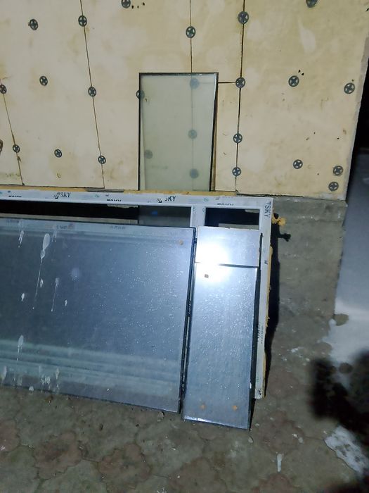 Пластиковые окна с дверью витраж