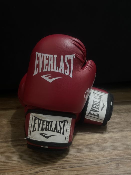 Боксерские перчатки бокс
