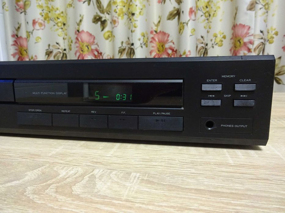 CD deck Dual CD-1028