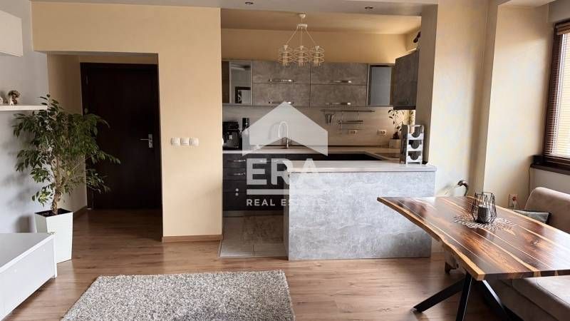 Продава се Тристаен апартамент в Хасково, Център - 95 кв.м за 940 €/кв.м - Снимка #5