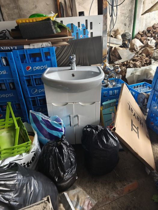 Раковина с тумбочкой