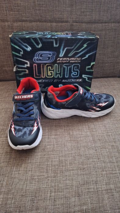 Skechers светещи маратонки за момче 34 номер, Скечърс