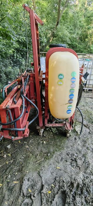 Vând pompă de erbicidat 600 litri