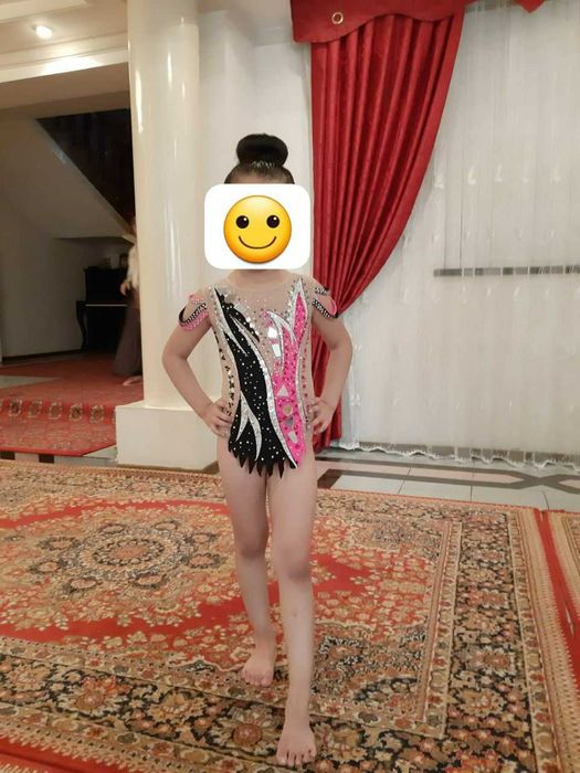 Купальник для художественной гимнастики.