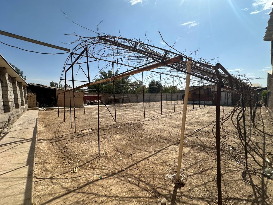 Yer sotiladi, Toshkent tumani Navoiy qfyda