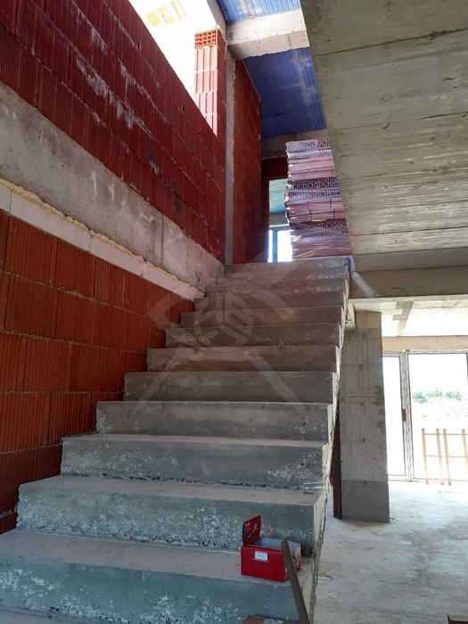 Продава се Къща в Стамболийски - 240 кв.м за 917 €/кв.м - Снимка #2