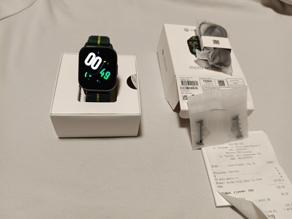 Смарт часовник Motorola moto watch fit
