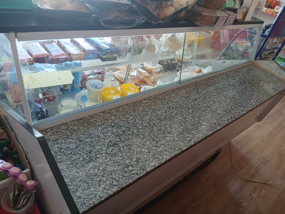 Холодильник для магазина