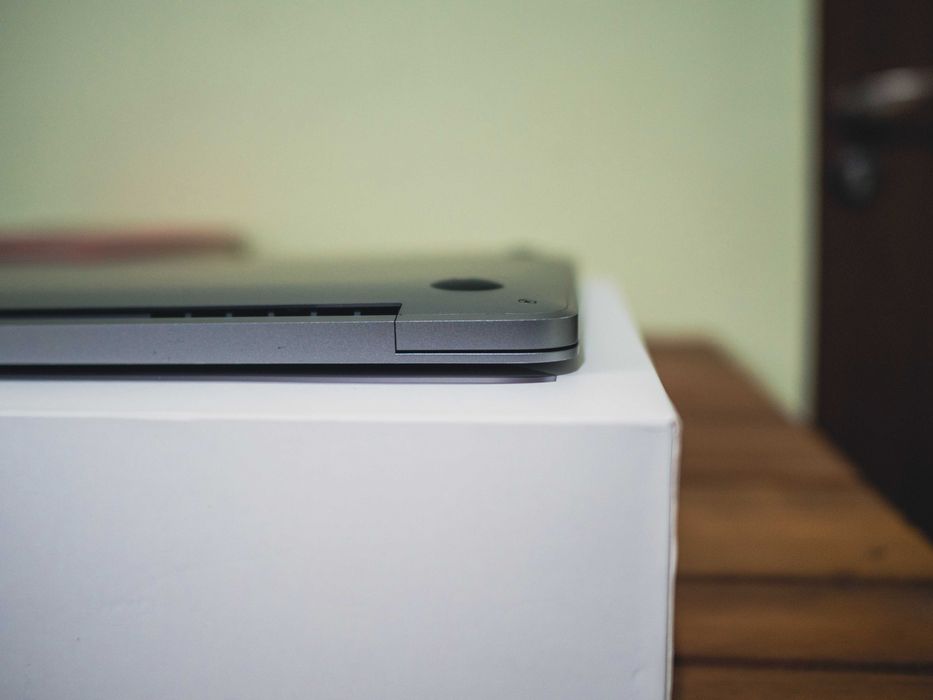 Apple MacBook Pro 13" M1 • 8GB RAM • 256GB SSD • Лаптоп като нов