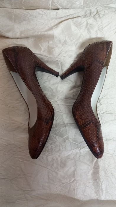 Дамски чанти от екзотични кожи-змийска и крокодилска