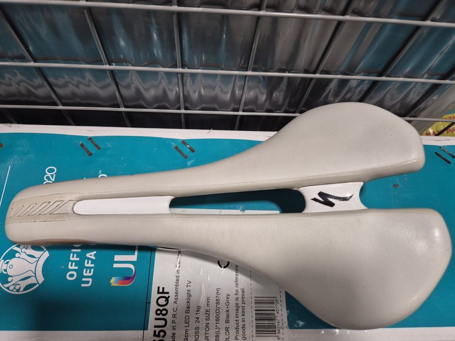 [Sa sosea cursiera] Specialized Romin Expert, latime 155mm, alba