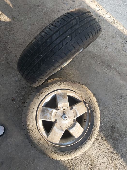 Stare buna de utilizare 2 bucati 300 lei