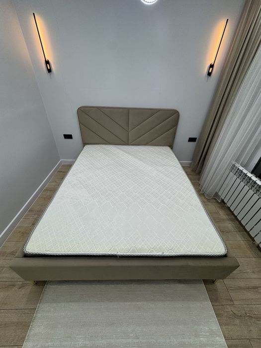 кровать для спальни