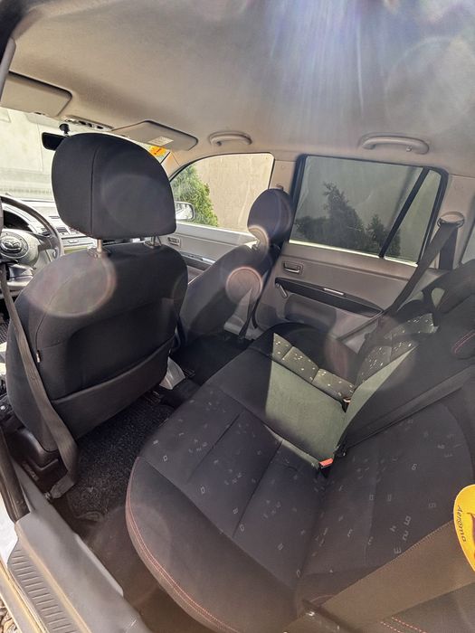 Vand Mazda 2  2003