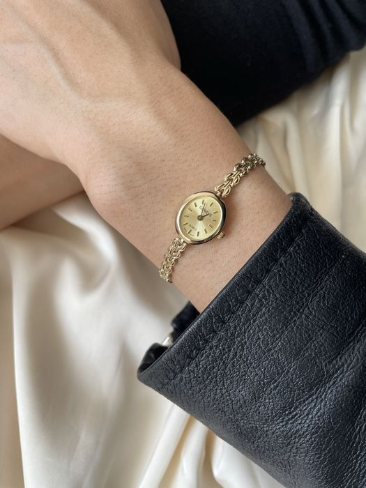 Золотые женские часы Новые