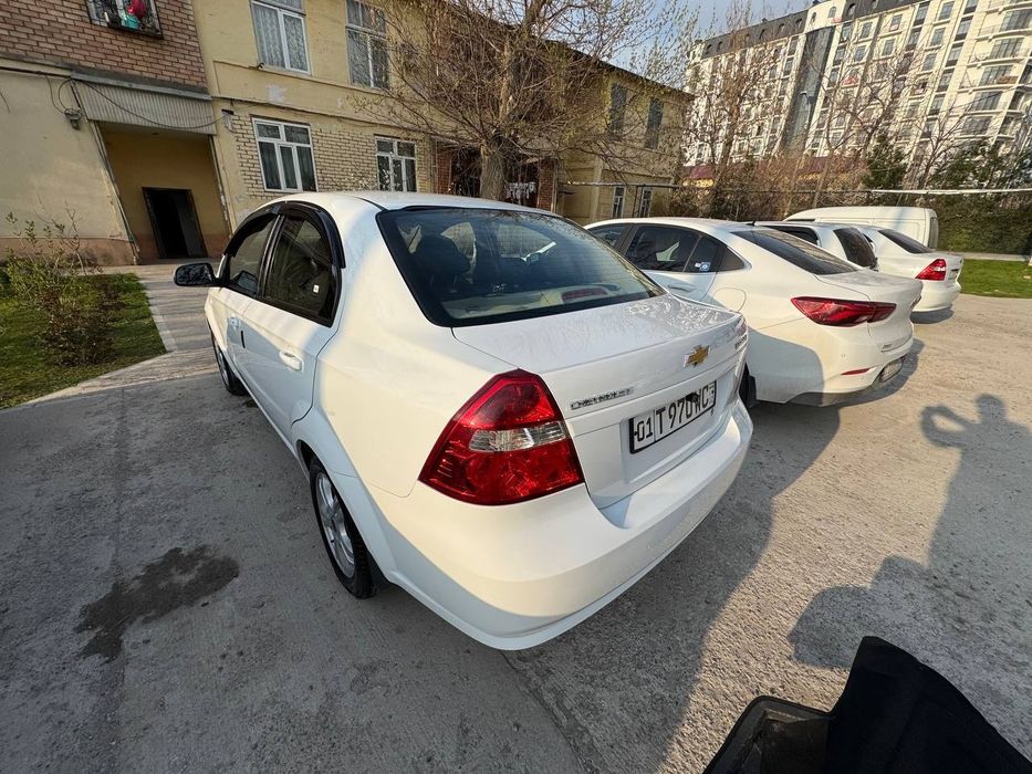 Nexia 3. 4 pozitsiya  bejivi salon