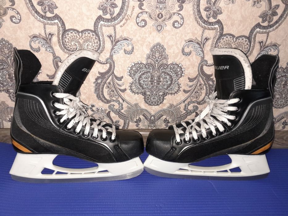 Коньки хоккейные