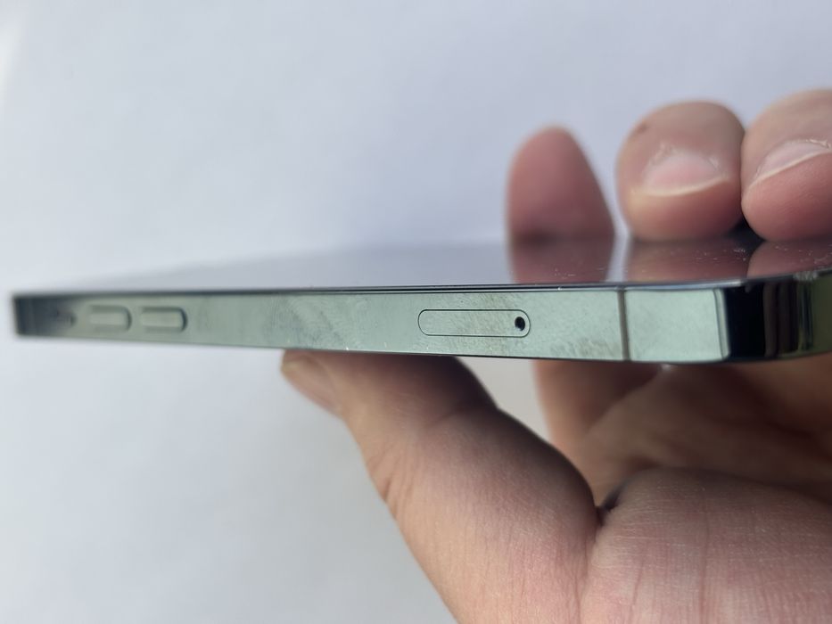 Продам Iphone 12 pro