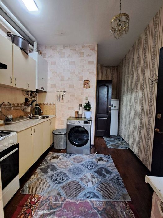 1 xonali uy sotiladi ichidagi narsalari bilan