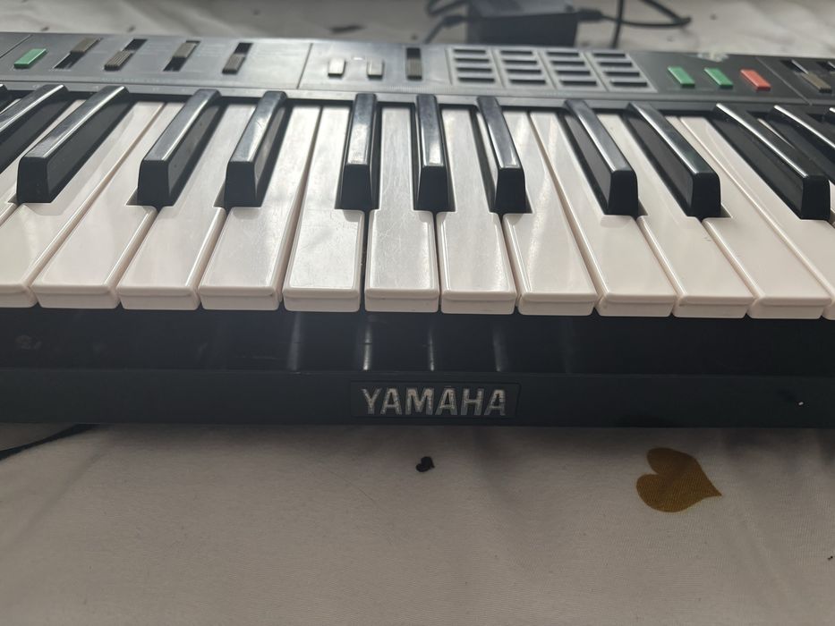 Yamaha PSR-12, рабочий + адаптер