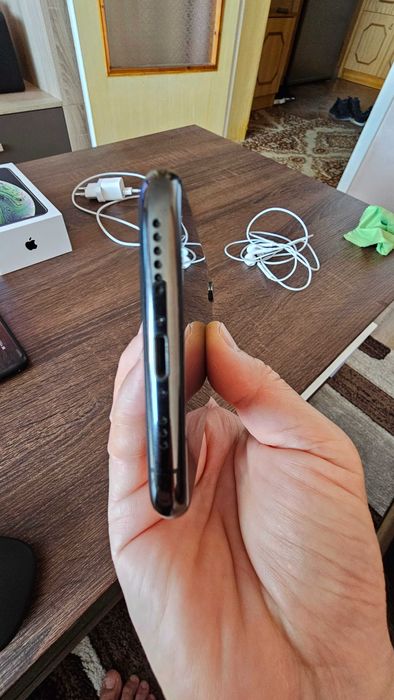 IPhone XS 64GB пълен комплект