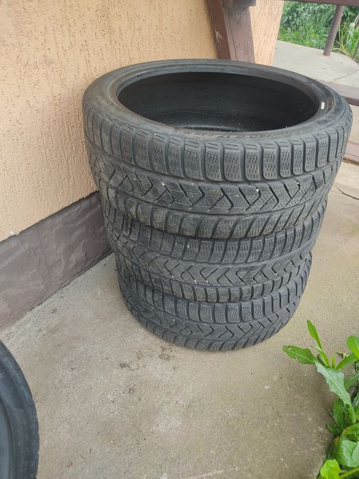 Cauciucuri iarnă Pirelli 205/40/17