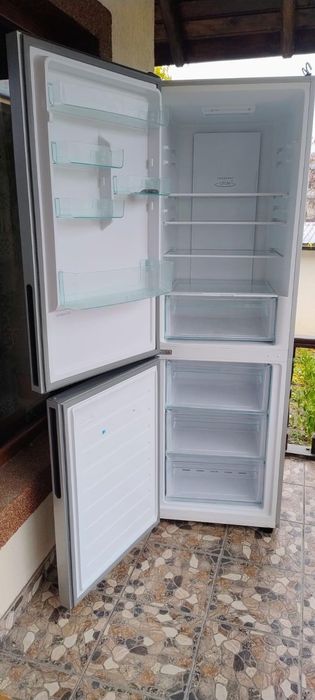 Vând frigider Candy