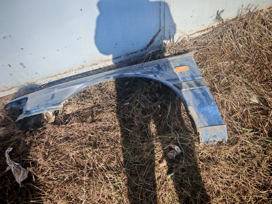 Продам крыло Мазда переходка.