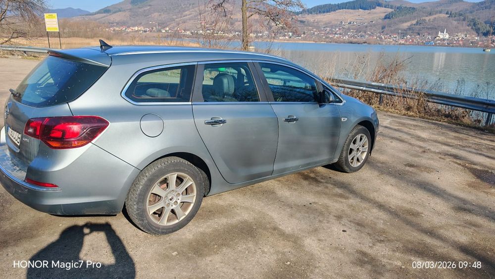 Opel Astra J 2013