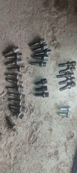 Продам запчасти на w202