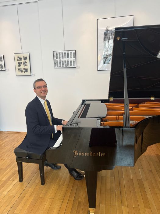 Уроци по пиано, солфеж и теория на музиката