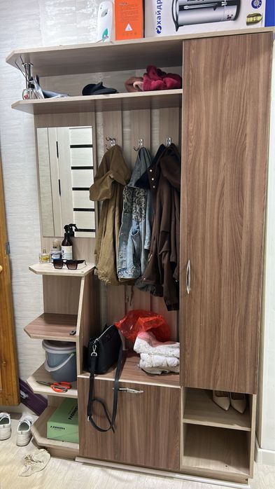 Продается шкаф для  прихожей