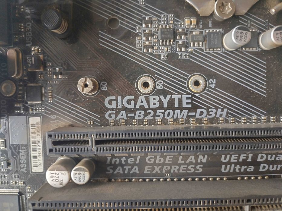 Kit CPU i5 7400 + mb Gigabyte GA-B250M-D3H + 2x8gb RAM DDR4 2400mhz