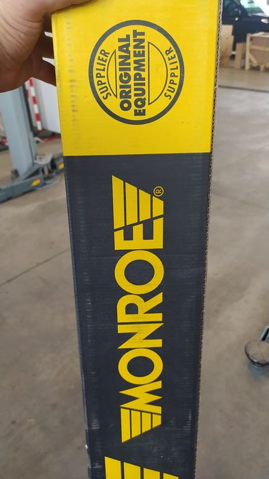 Задни амортисьори