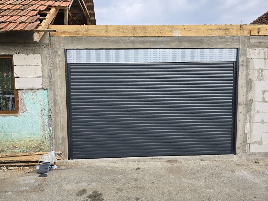 Usa garaj rulou din aluminiu