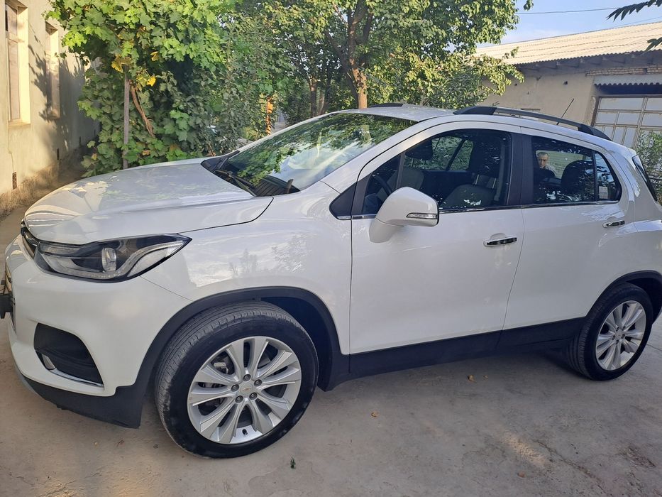 Chevrolet Tracker sotiladi yili  2020 30ming benzin xolati ideal