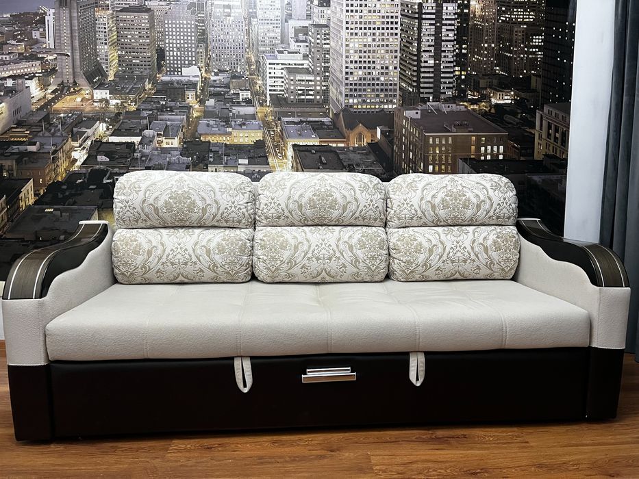 Продам диван бежевого цвета