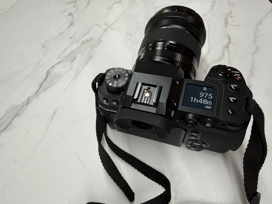 Fujifilm XH-2 + обектив 16-80 mm + външна светкавица + раница