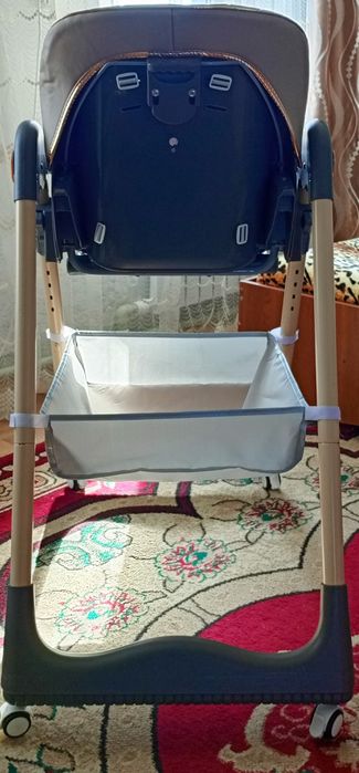 Детский стульчик для кормления