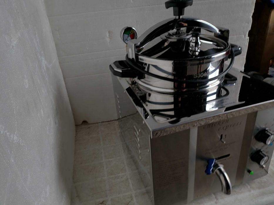 Фритюрник Професионален  Електрически   Фритюрник