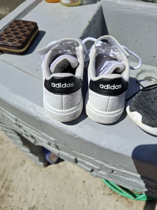 Маратонки на Adidas