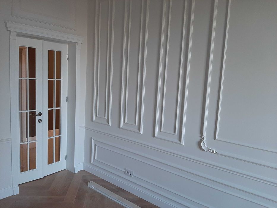 Montaj , cornise, riflaje, baghete , chenare, plinte, ancadramente