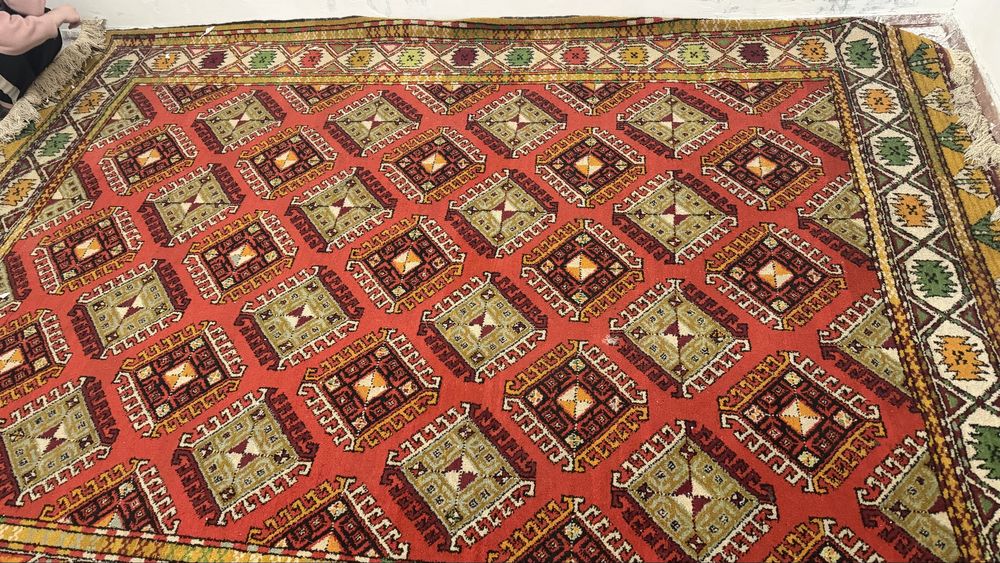 Xiva qalin gilami sotiladi 2/3 holati yaxshi