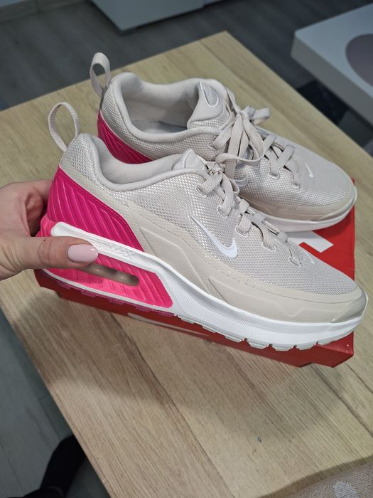 Дамски оригинални маратонки Nike air max