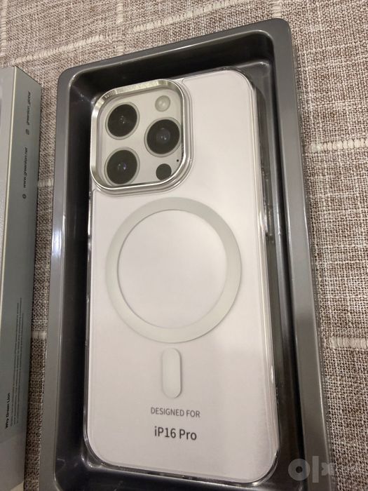 Чехол Green Lion для iPhone 16 pro