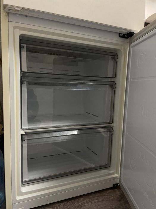 Холодильник Samsung