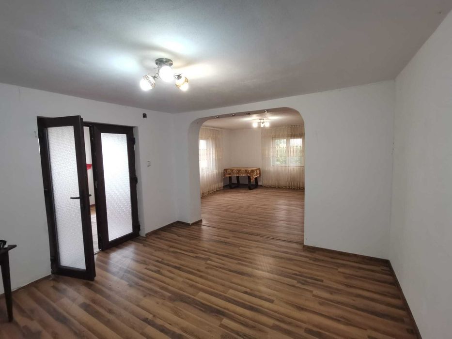 Casa renovata 172 mp + teren  1365 mp in Racarii de sus, oras Filiasi