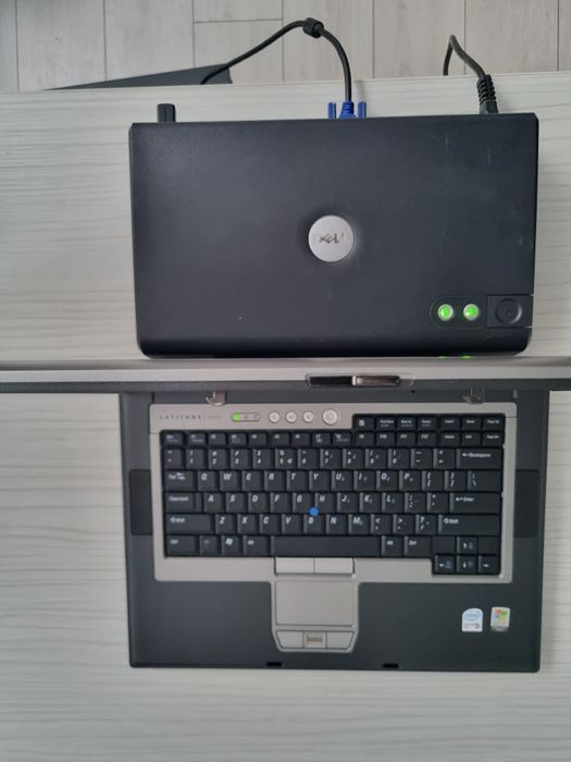 Laptop Dell Dell Latitude D820  Docking Station
