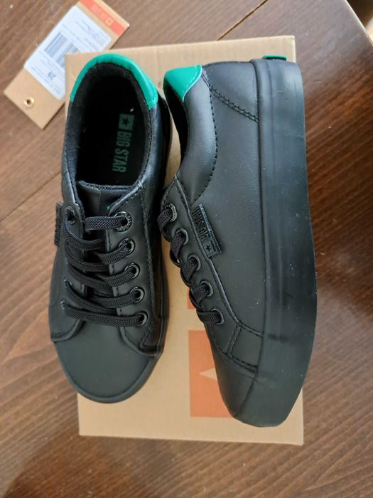 Детски кецове нови