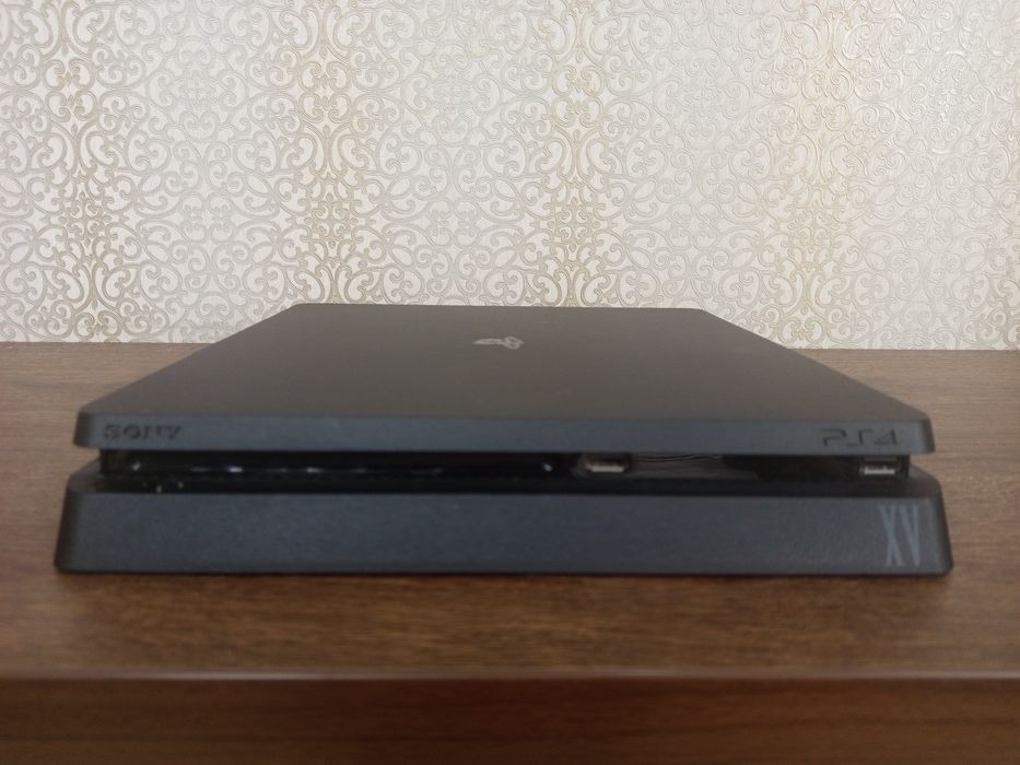 PS4 slim б/у 512гб продам срочно